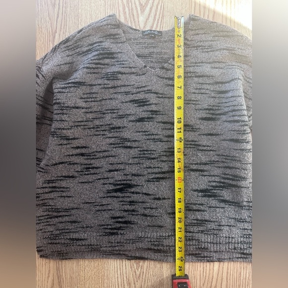 Long Sleeve Pullover Cozy Sweater Size Large - Picture 3 of 5